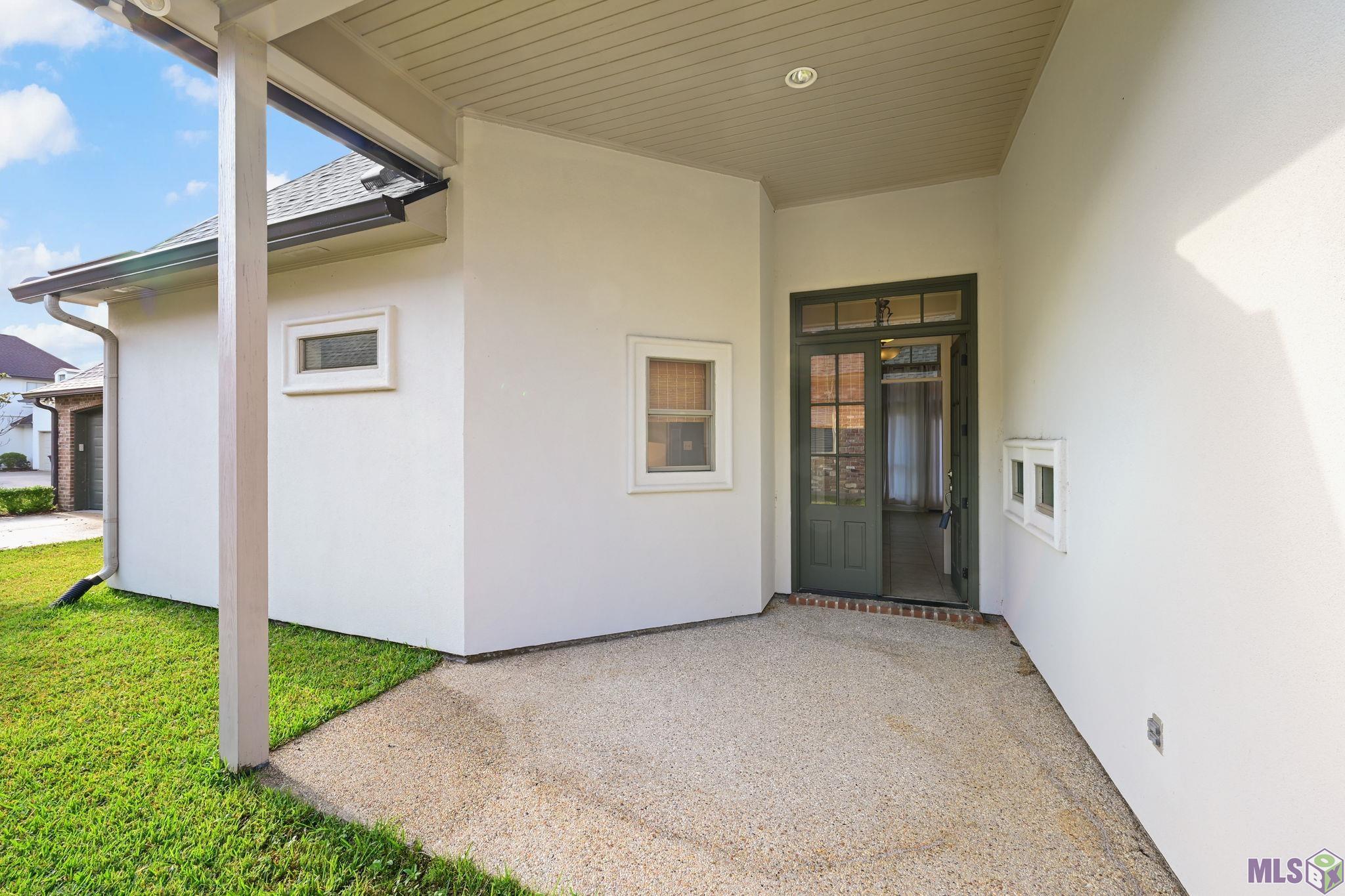 8926 Foxgate Drive St. George, LA 70809 - Photo 2 of 16 INVITING FRONT ENTRY