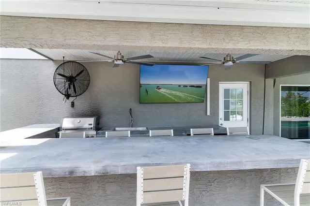 $1,250,000 | 4975 Mederia Lane, Estero, FL 33928