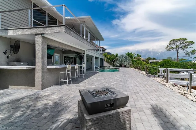 $1,250,000 | 4975 Mederia Lane, Estero, FL 33928