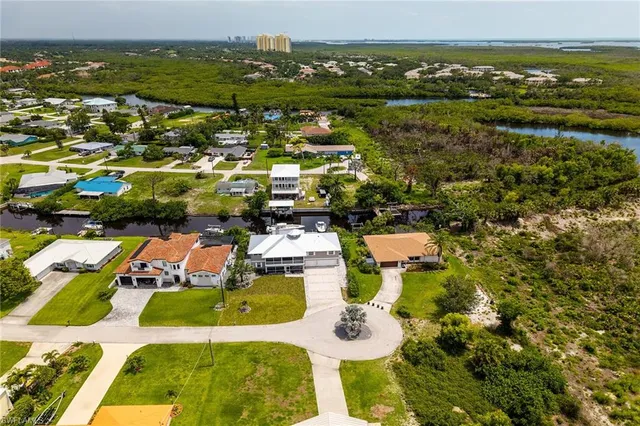 $1,250,000 | 4975 Mederia Lane, Estero, FL 33928