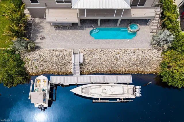 $1,250,000 | 4975 Mederia Lane, Estero, FL 33928