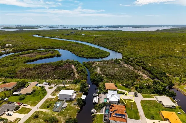 $1,250,000 | 4975 Mederia Lane, Estero, FL 33928