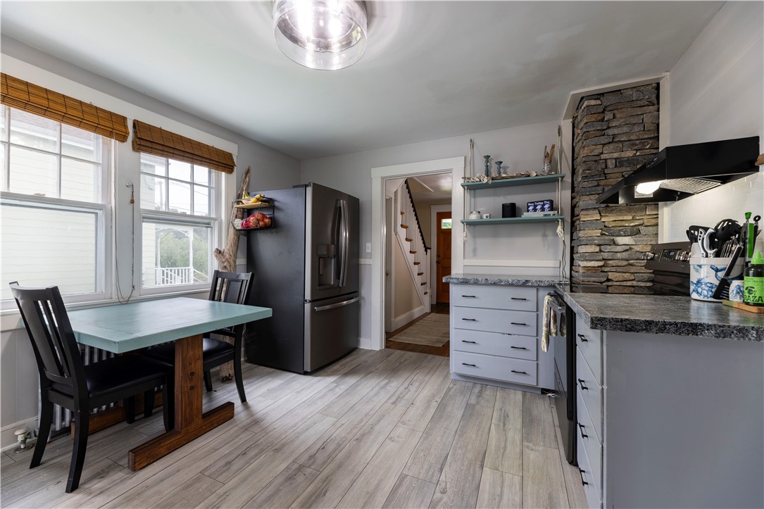 39 Chester Avenue Westerly, RI 02891 - Photo 16 of 31 Gallery Image 16