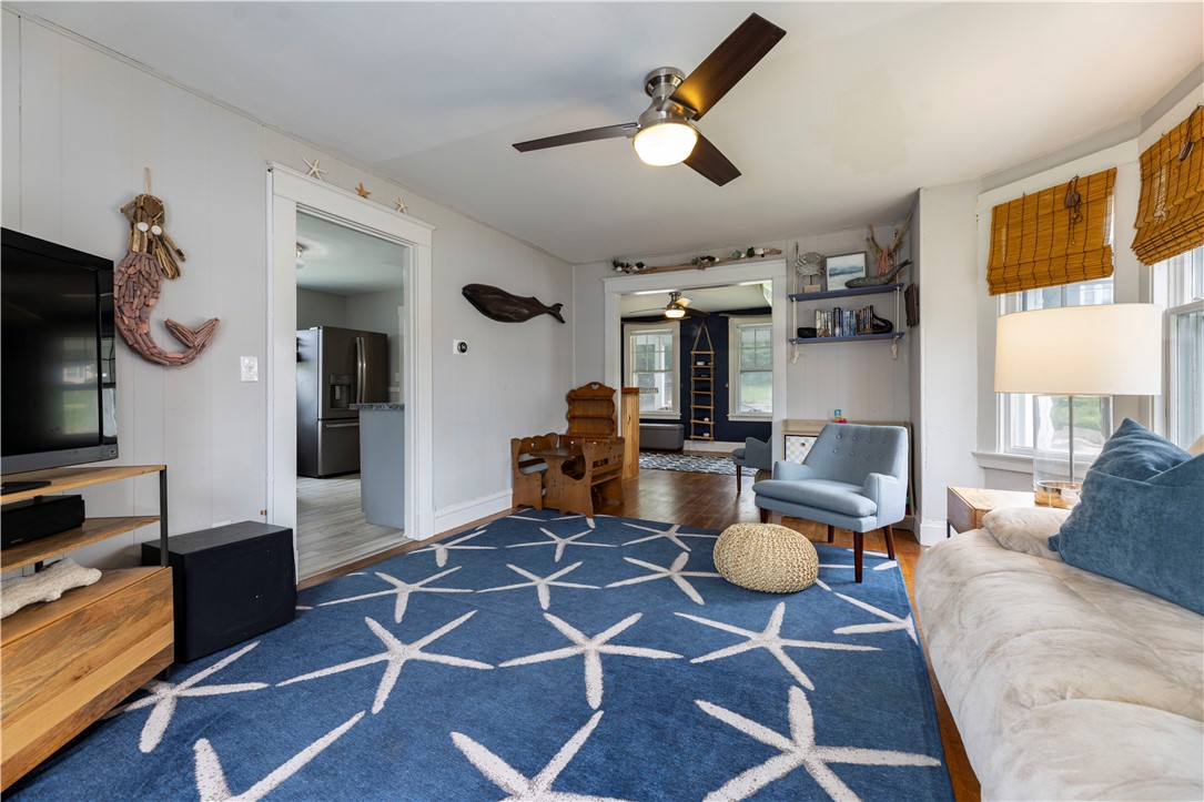 39 Chester Avenue Westerly, RI 02891 - Photo 8 of 31 Gallery Image 8