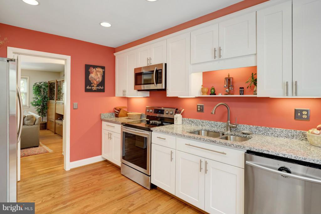 1437 Layman Street McLean, VA 22101 - Photo 11 of 19 Kitchen