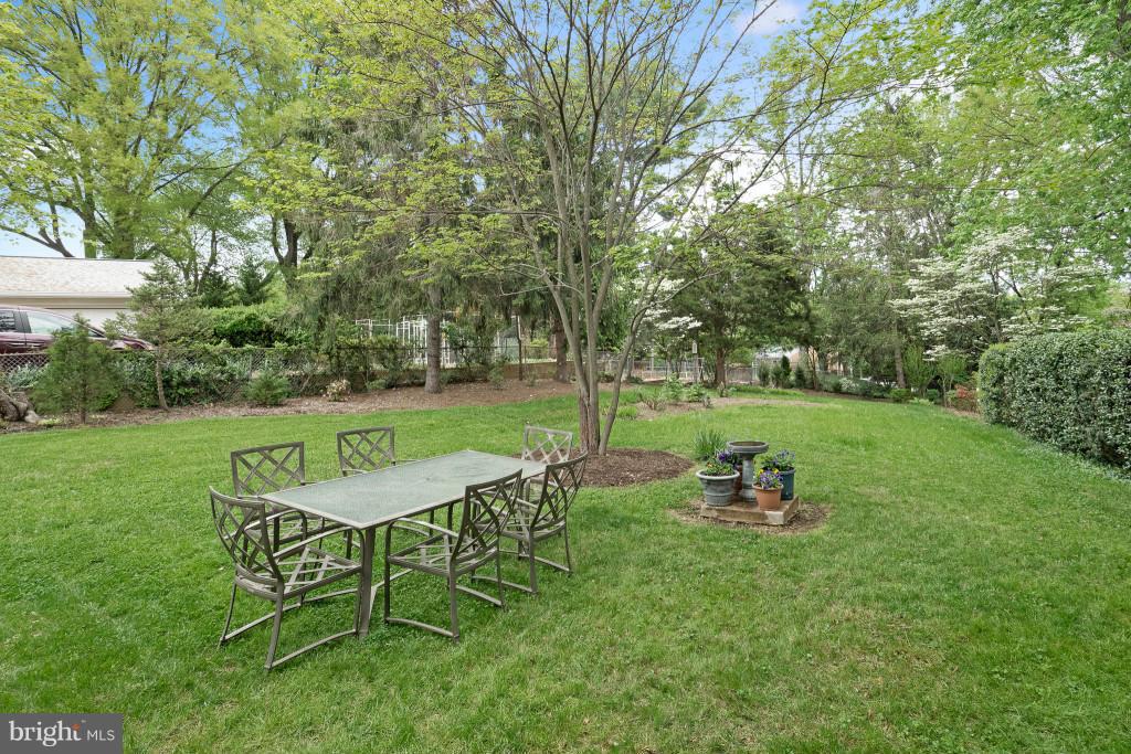 1437 Layman Street McLean, VA 22101 - Photo 18 of 19 Exterior (Rear)