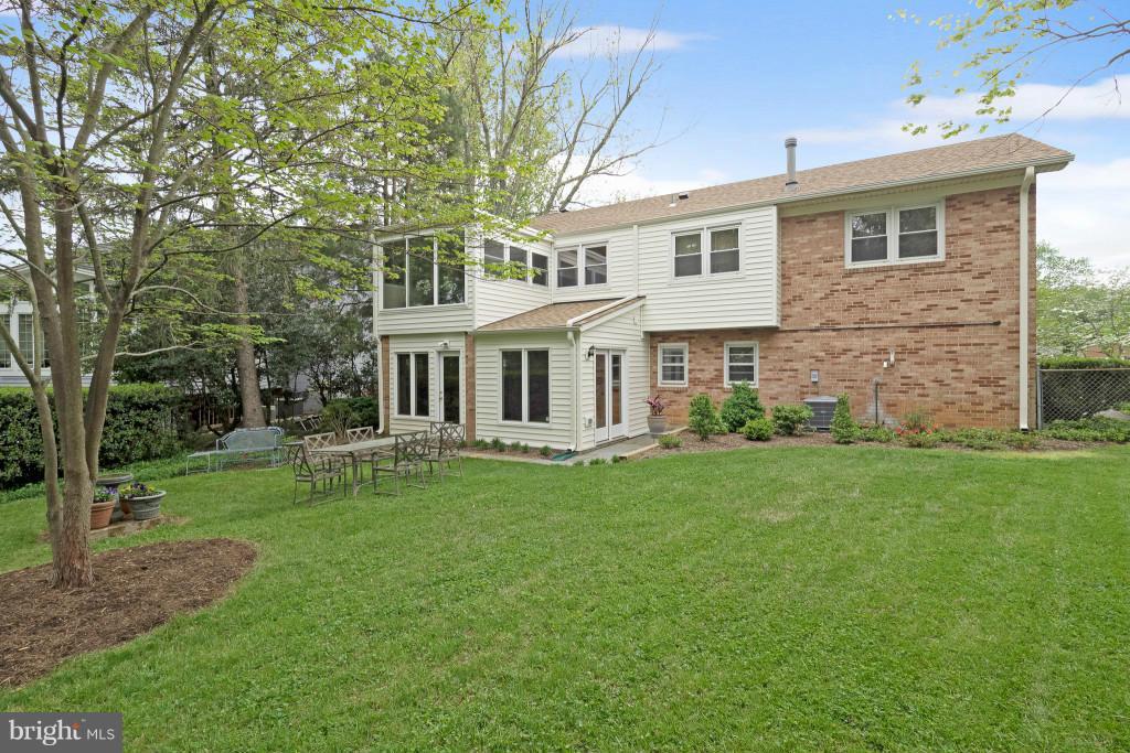 1437 Layman Street McLean, VA 22101 - Photo 19 of 19 Exterior (Rear)