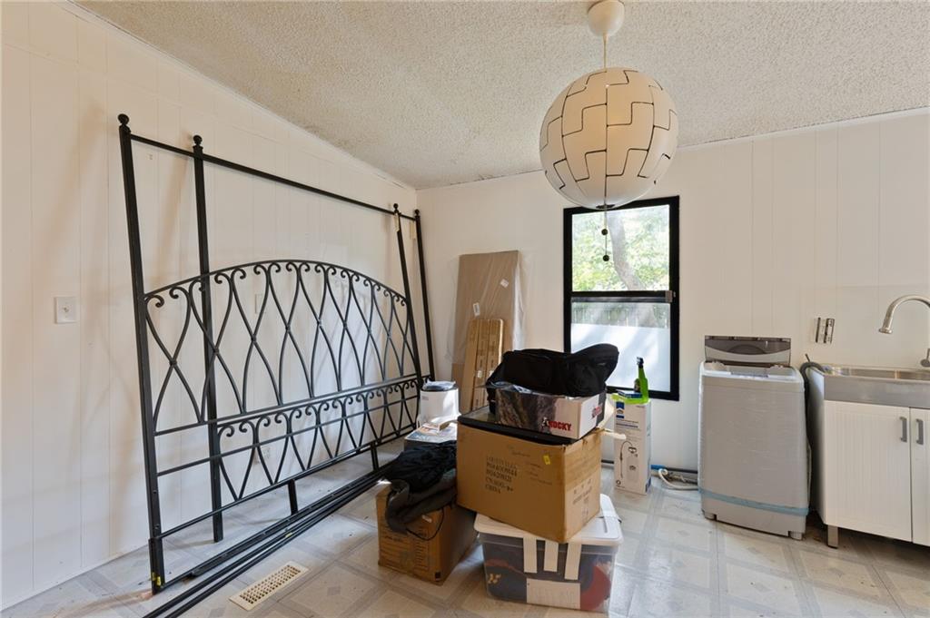 511 South Main Street La Monte, MO 65337 - Photo 13 of 35