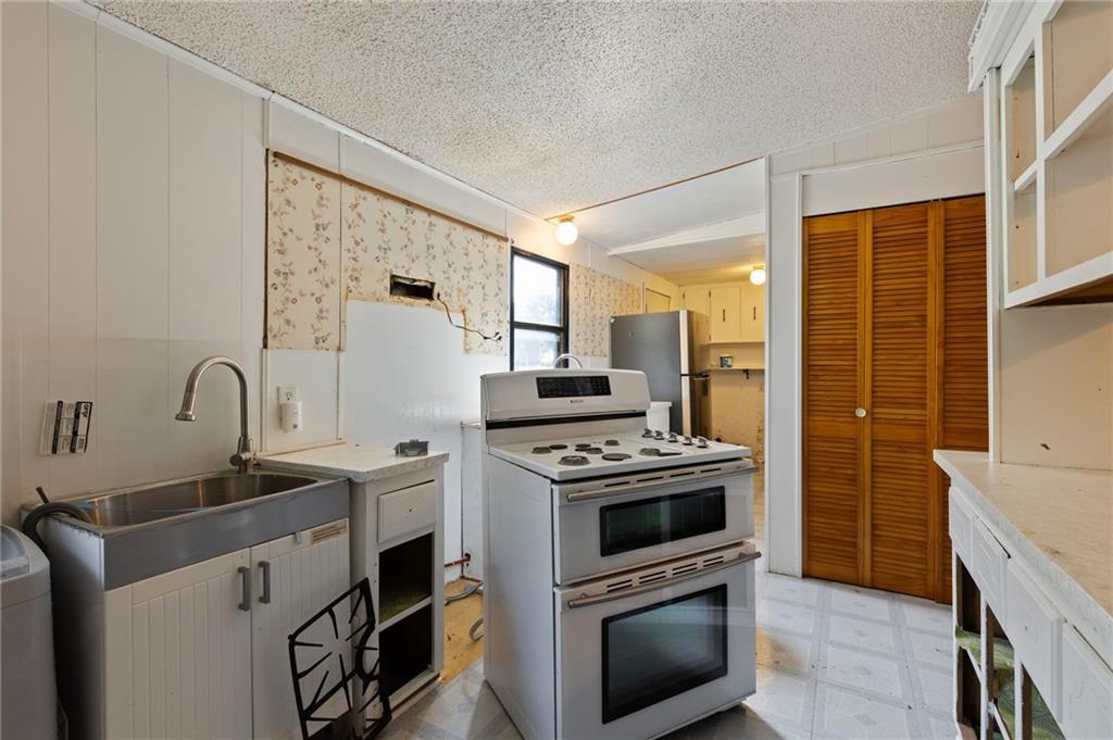 511 South Main Street La Monte, MO 65337 - Photo 14 of 35