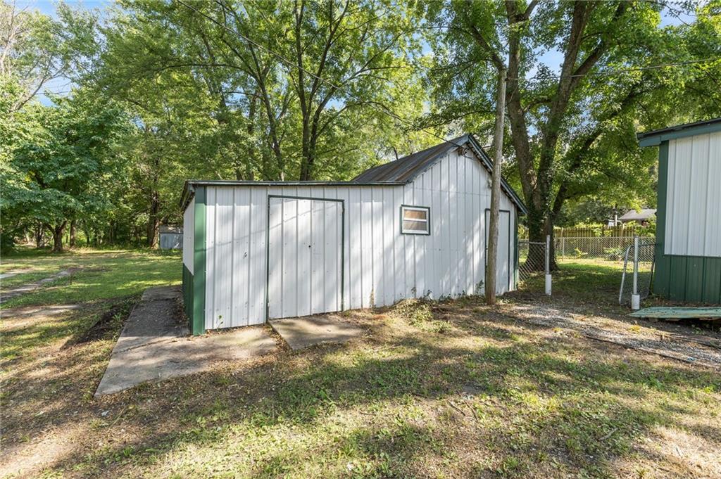 511 South Main Street La Monte, MO 65337 - Photo 28 of 35