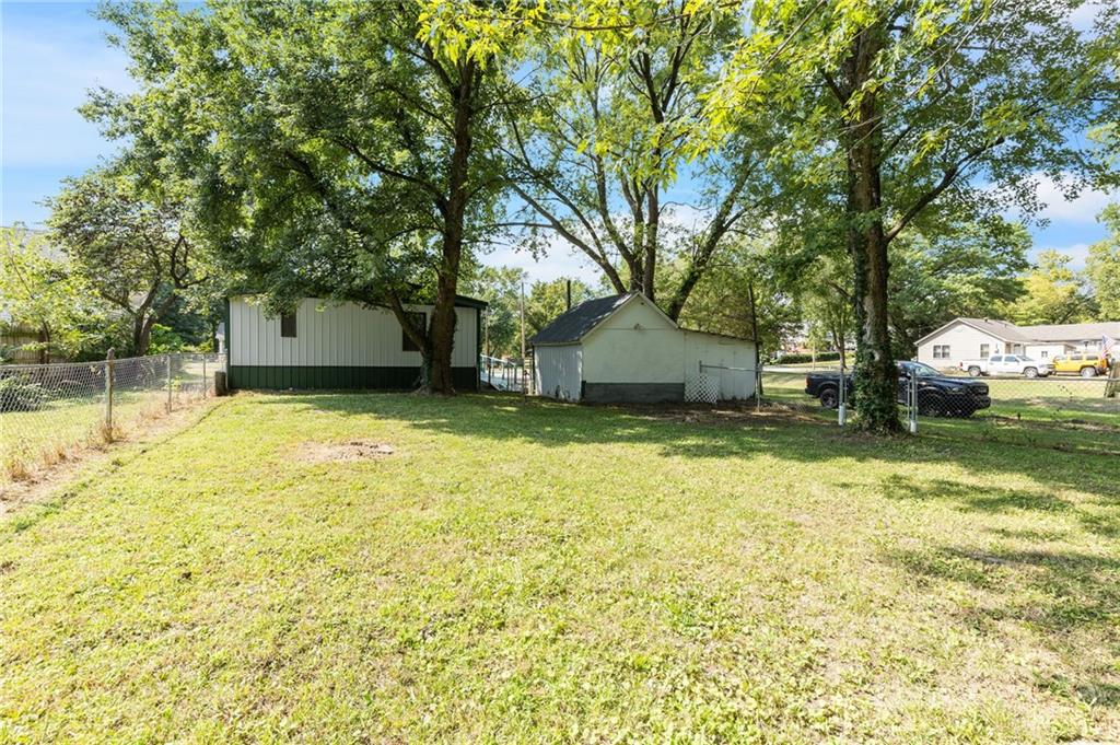 511 South Main Street La Monte, MO 65337 - Photo 29 of 35