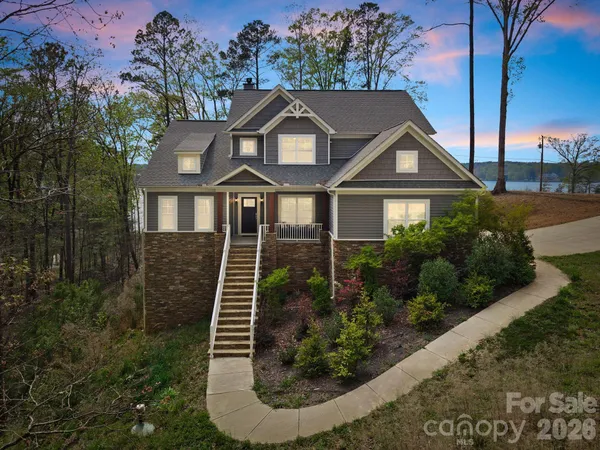 $1,000,000 | 13701 Petworth Court, Charlotte, NC 28278