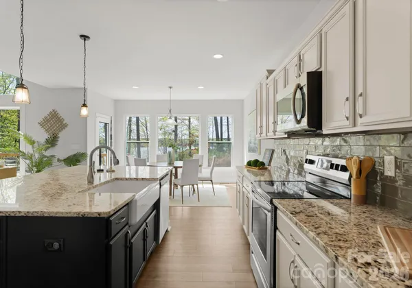 $1,000,000 | 13701 Petworth Court, Charlotte, NC 28278