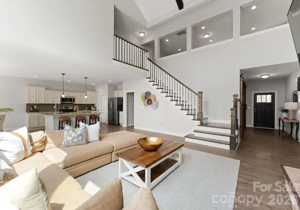 $1,000,000 | 13701 Petworth Court, Charlotte, NC 28278