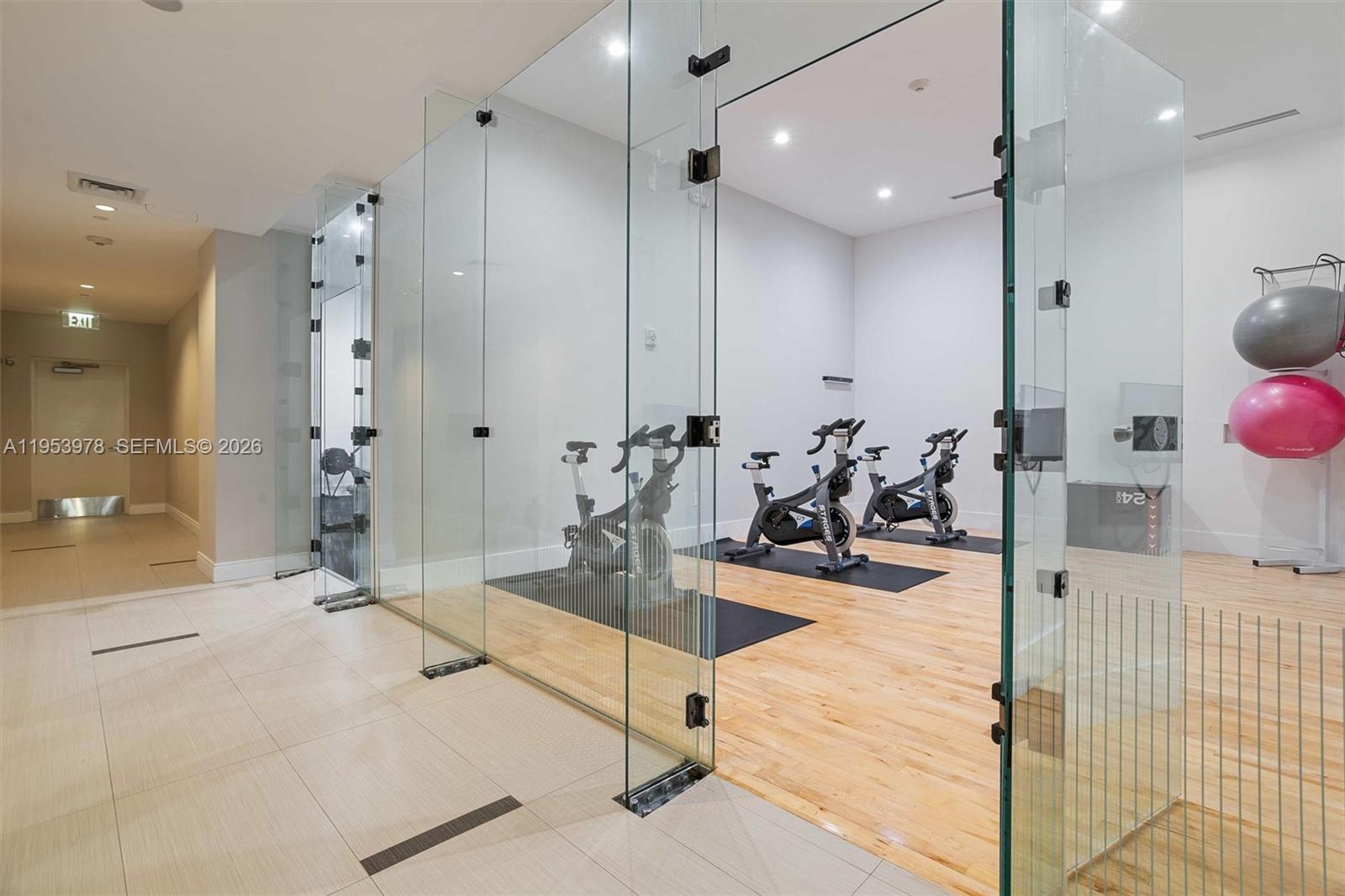 801 Brickell Key Boulevard, Unit 1404 Miami, FL 33131 - Photo 41 of 44