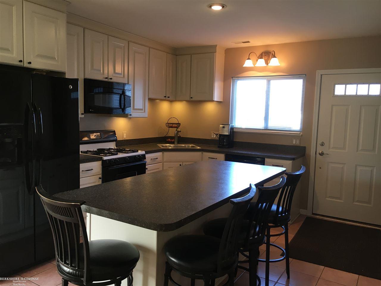2981 Simpson Drive Rochester Hills, MI 48309 - Photo 7 of 39