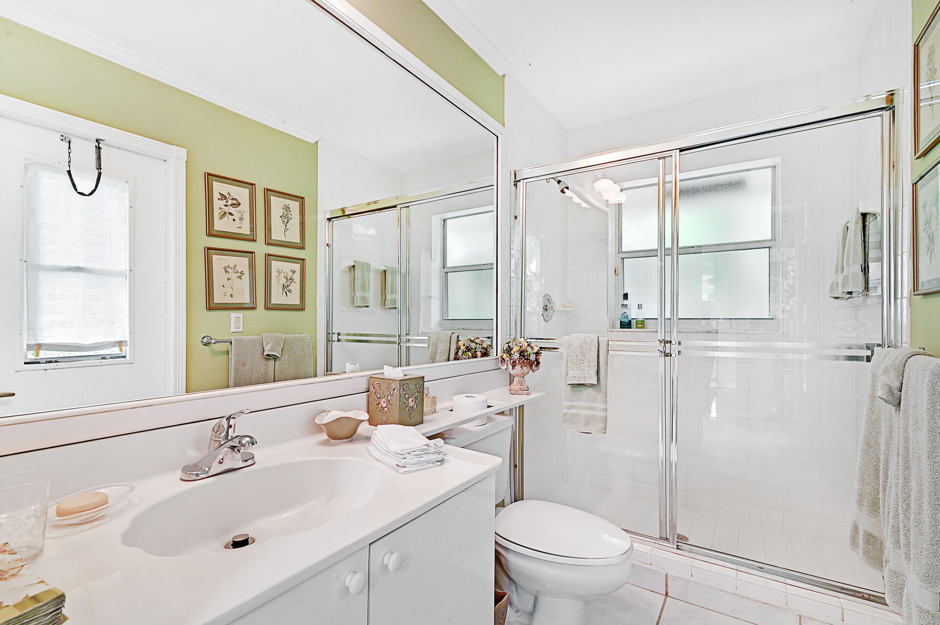 19368 Preserve Drive Boca Raton, FL 33498 - Photo 29 of 40 Guest/Cabana Bathroom