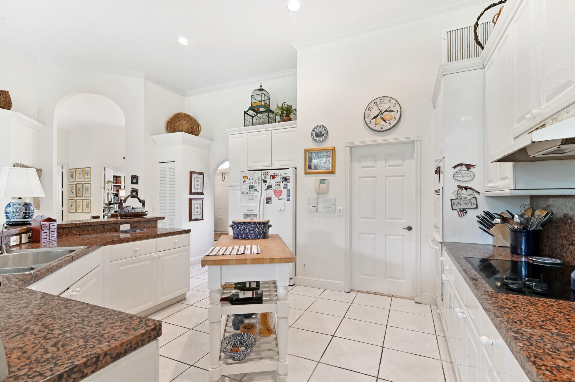 19368 Preserve Drive Boca Raton, FL 33498 - Photo 5 of 40 04_Kitchen_03