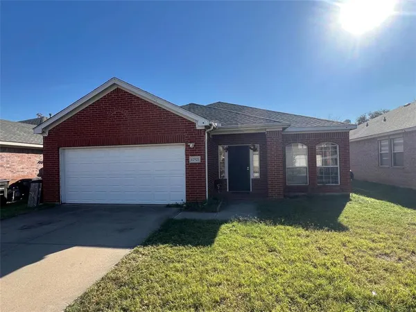$2,395 | 12928 Honey Locust Circle, Fort Worth, TX 76040