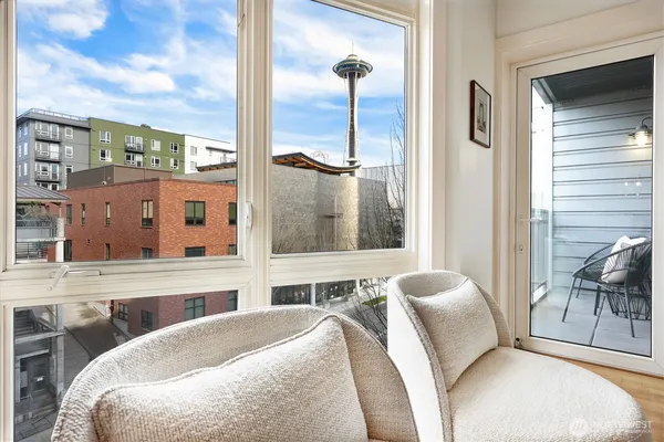 $435,000 | 159 Denny Way, Unit 406, Seattle, WA 98109