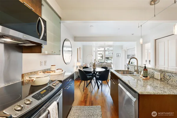 $435,000 | 159 Denny Way, Unit 406, Seattle, WA 98109