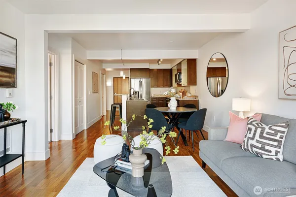 $435,000 | 159 Denny Way, Unit 406, Seattle, WA 98109