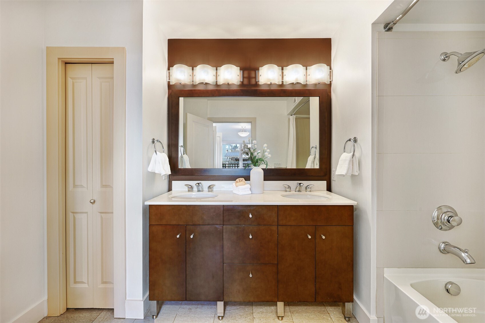 159 Denny Way, Unit 406 Seattle, WA 98109 - Photo 25 of 39