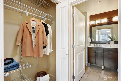 $450,000 | 159 Denny Way, Unit 406, Seattle, WA 98109