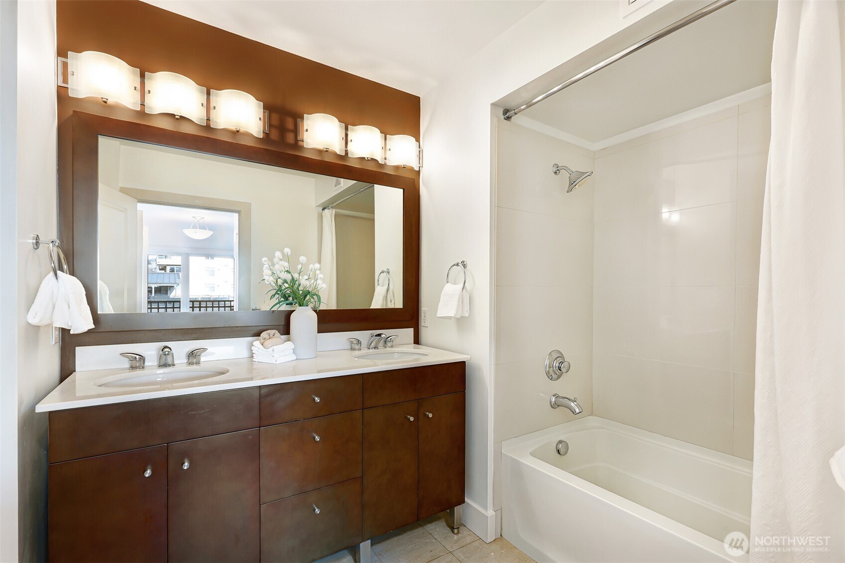 159 Denny Way, Unit 406 Seattle, WA 98109 - Photo 9 of 39