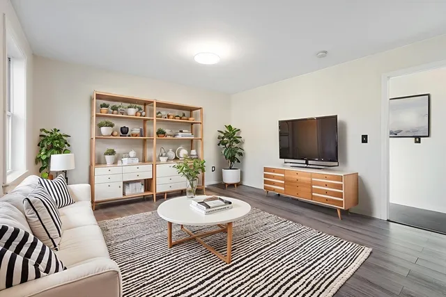 $419,900 | 4 Morris Street, Peterborough, NH 03458