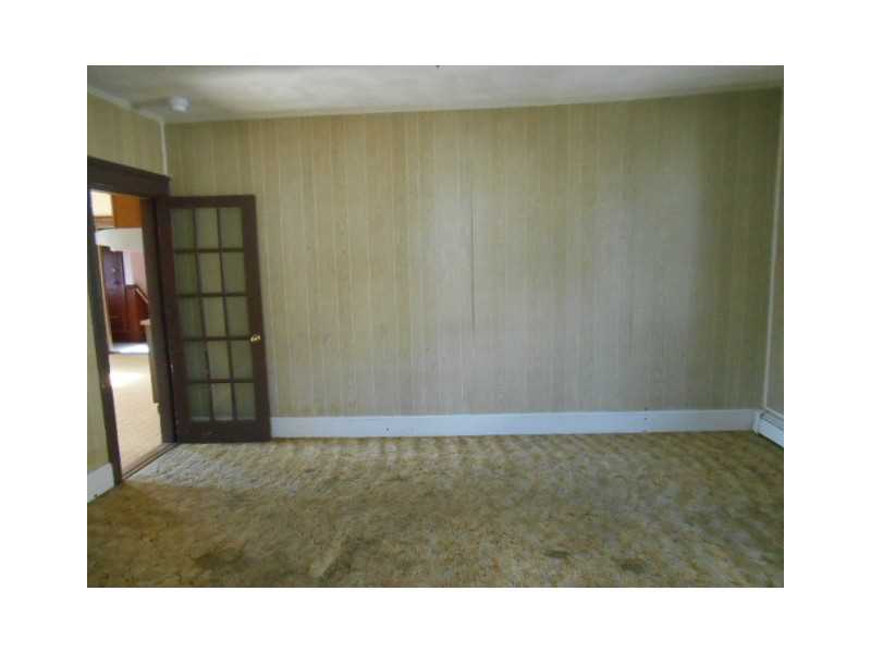 36 Cold Spring Place Woonsocket, RI 02895 - Photo 11 of 24 Living Room.
