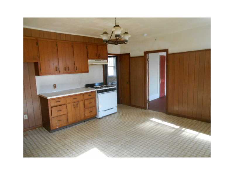 36 Cold Spring Place Woonsocket, RI 02895 - Photo 18 of 24 Kitchen.