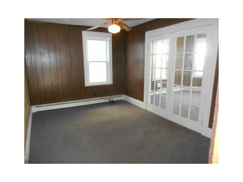 36 Cold Spring Place Woonsocket, RI 02895 - Photo 5 of 24 Living Room.
