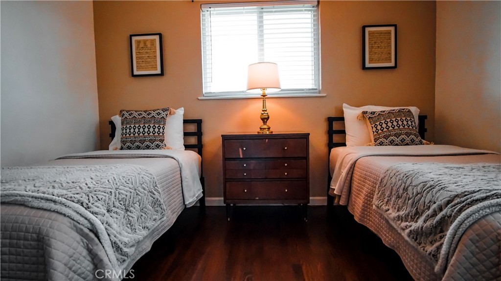 701 Williams Avenue Madera, CA 93637 - Photo 13 of 20 a bedroom with bed and a window