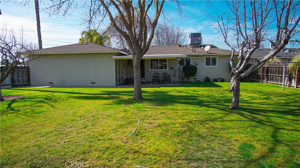 701 Williams Avenue Madera, CA 93637 - Photo 20 of 20 a front view of a house with a yard