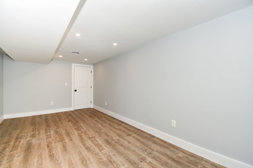 15 Thelma Road Framingham, MA 01702 - Photo 23 of 32 Gallery Image 23