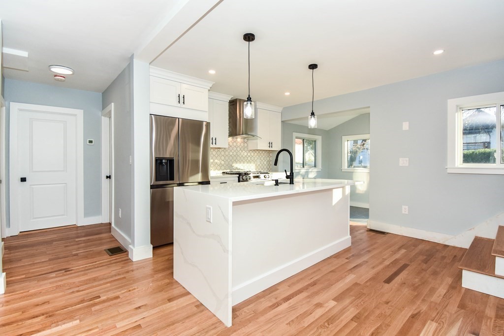 15 Thelma Road Framingham, MA 01702 - Photo 7 of 32 Gallery Image 7