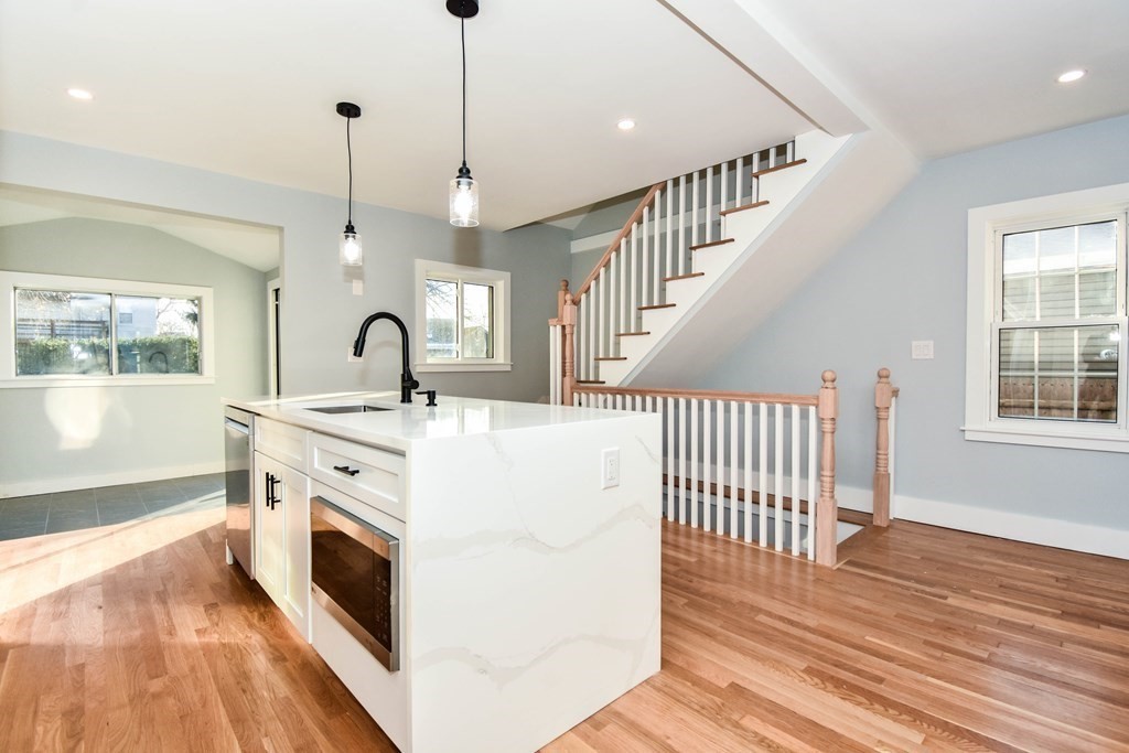 15 Thelma Road Framingham, MA 01702 - Photo 8 of 32 Gallery Image 8