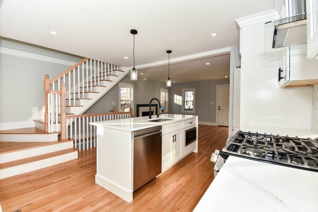 15 Thelma Road Framingham, MA 01702 - Photo 10 of 32 Gallery Image 10