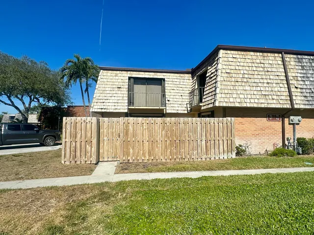 $2,300 | 97 Lake Arbor Drive, Palm Springs, FL 33461