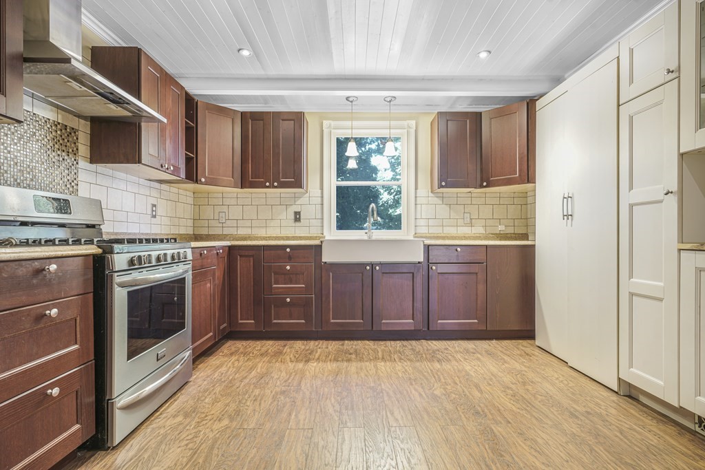 475 Tecumseh Street Fall River, MA 02721 - Photo 12 of 42 Gallery Image 12
