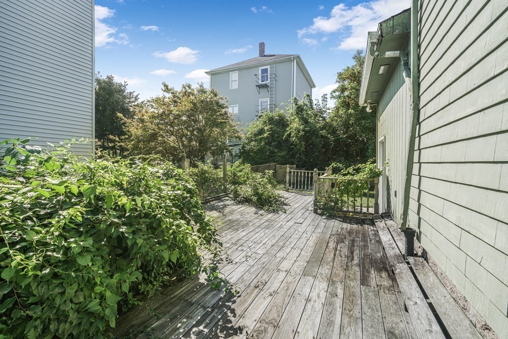 475 Tecumseh Street Fall River, MA 02721 - Photo 4 of 42 Gallery Image 4