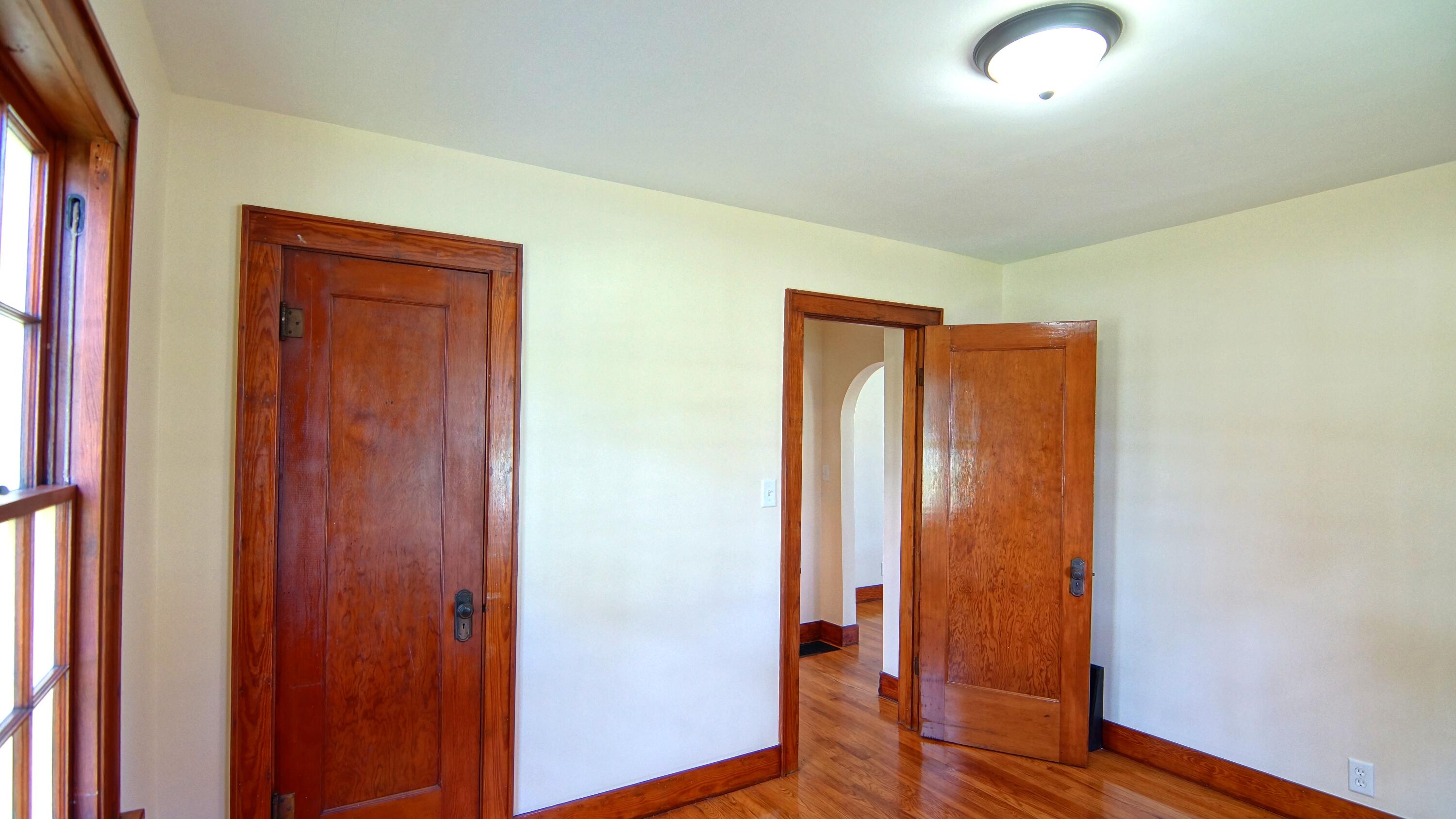 1460 Territorial Road Benton Harbor, MI 49022 - Photo 10 of 21 DSC04497