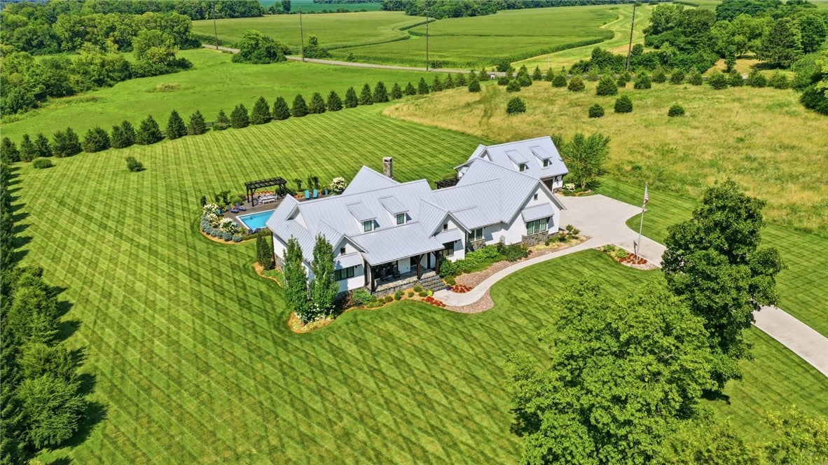 3556 Centerville Road Bellbrook, OH 45305 - Photo 2 of 100 Gallery Image 2