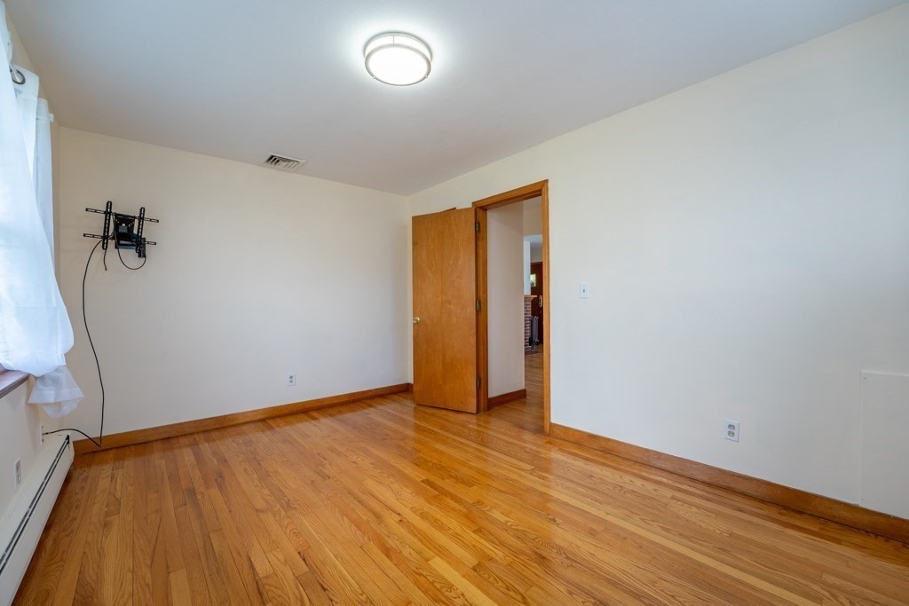 189 Wheeler Avenue Springfield, MA 01118 - Photo 16 of 42 Gallery Image 16