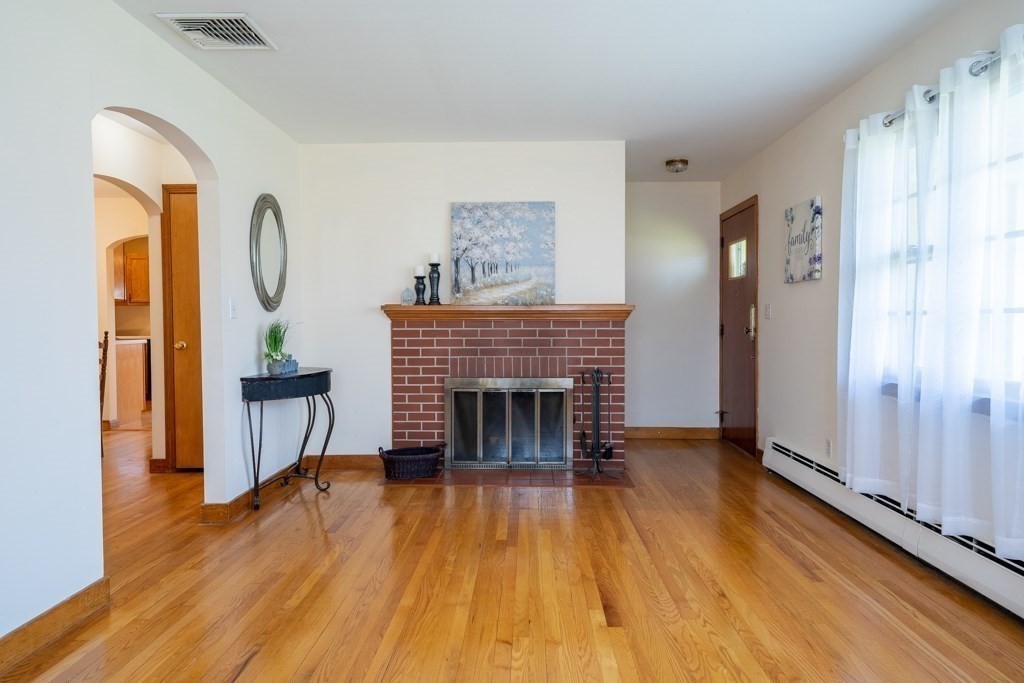 189 Wheeler Avenue Springfield, MA 01118 - Photo 9 of 42 Gallery Image 9