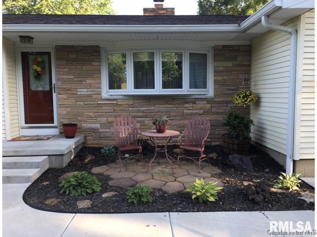 12 Circle Drive Rochester, IL 62563 - Photo 2 of 2