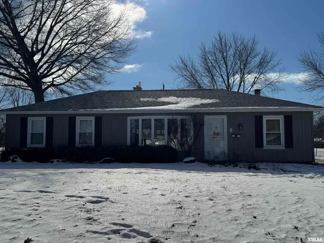 $159,000 | 2214 West Overbrook Drive, Peoria, IL 61604
