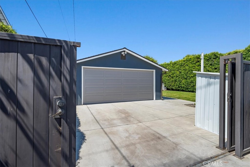 222 Broadway Costa Mesa, CA 92627 - Photo 43 of 47