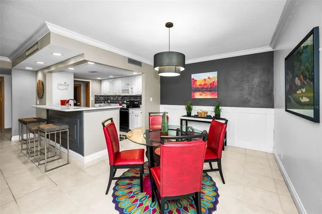 a view of yard with green space